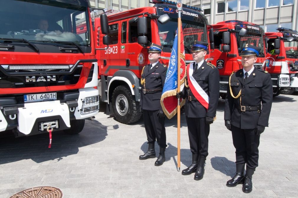 Promesa na nowy samochód dla strażaków z Osin (zdjęcia)